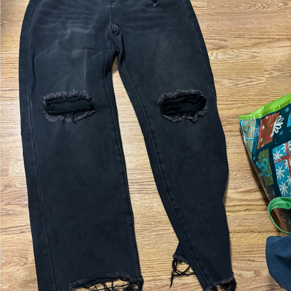 Black Distressed Jeans